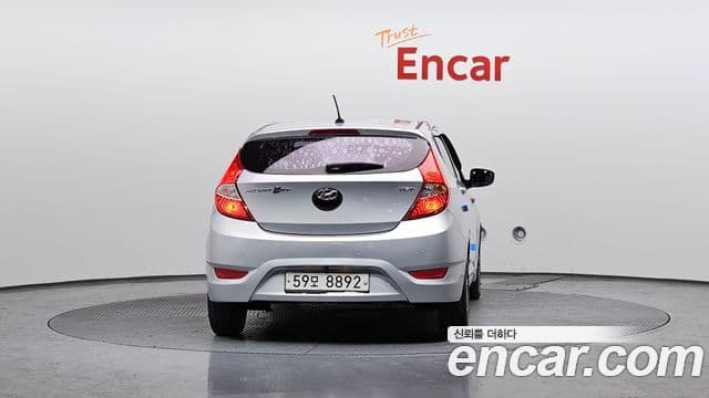 Hyundai Accent(новый кузов / новое поколение) Modern, 2015 4