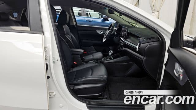 Kia The / новый New K3 2세대 Prestige, 2022 11