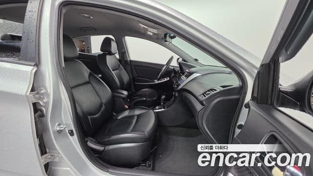 Hyundai Accent(новый кузов / новое поколение) Premier, 2012 10