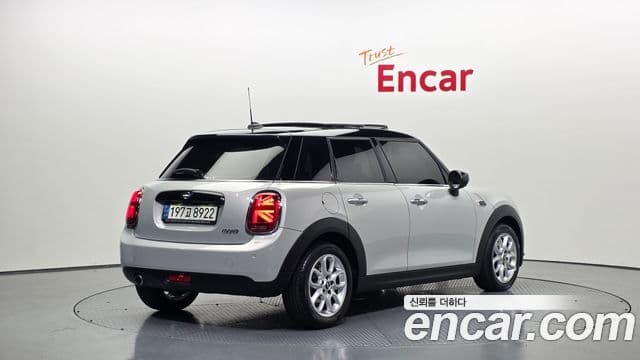 Mini Cooper 3세대, 2021 2