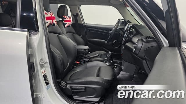 Mini Cooper 3세대, 2021 11