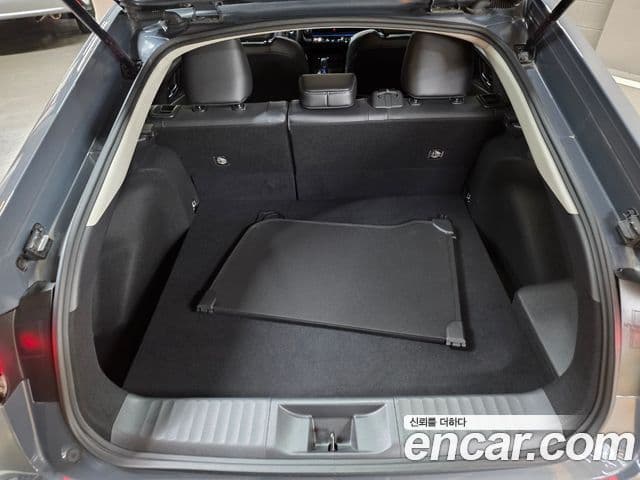 Toyota 프리우스 5세대 2.0 XLE, 2024 6