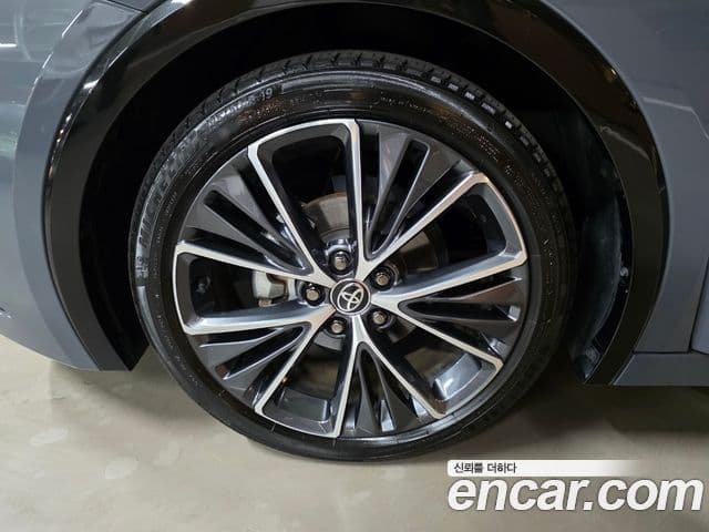 Toyota 프리우스 5세대 2.0 XLE, 2024 9