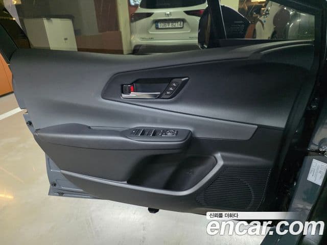 Toyota 프리우스 5세대 2.0 XLE, 2024 11