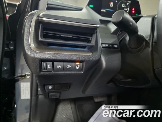 Toyota 프리우스 5세대 2.0 XLE, 2024 12