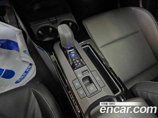 Toyota 프리우스 5세대 2.0 XLE, 2024 16