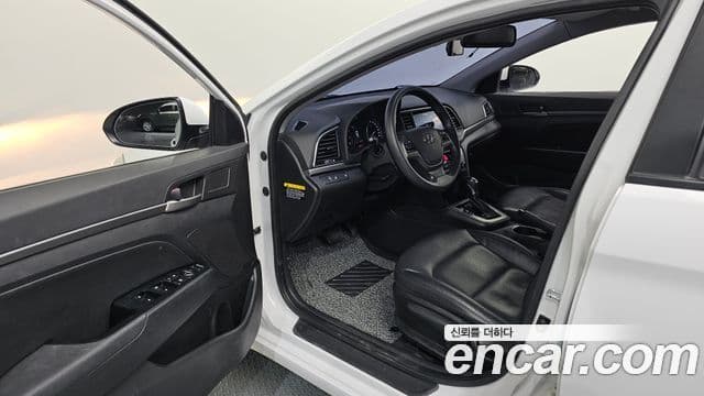 Hyundai Avante AD 1.6 GDI Value Plus, 2018 10