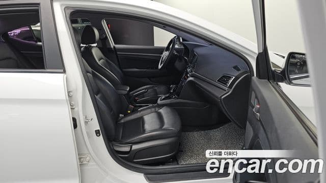 Hyundai Avante AD 1.6 GDI Value Plus, 2018 12