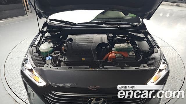 Hyundai Ioniq гибрид, 2019 6