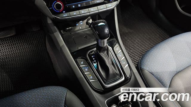 Hyundai Ioniq гибрид, 2019 9