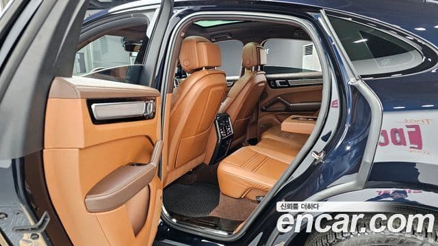 Porsche Cayenne (PO536) 3.0 купе, 2022 12