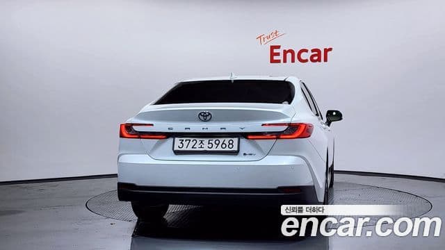Toyota 캠리 (XV80) 2.5 XLE гибрид, 2025 4