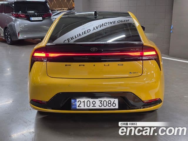 Toyota 프리우스 5세대 2.0 XLE, 2024 3