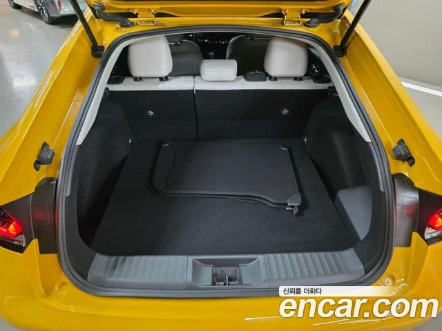 Toyota 프리우스 5세대 2.0 XLE, 2024 4