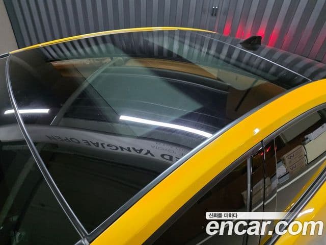 Toyota 프리우스 5세대 2.0 XLE, 2024 6