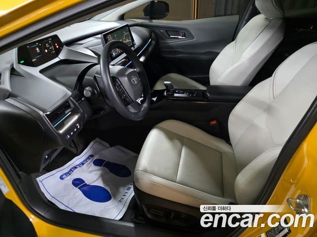 Toyota 프리우스 5세대 2.0 XLE, 2024 7