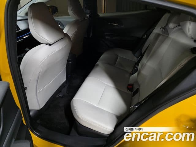 Toyota 프리우스 5세대 2.0 XLE, 2024 8