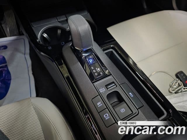 Toyota 프리우스 5세대 2.0 XLE, 2024 16