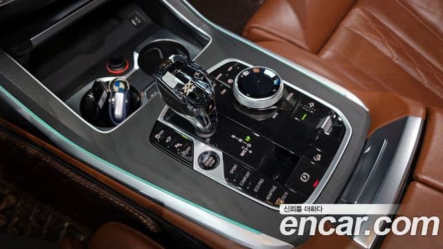 BMW X7 (G07) xDrive 30d Design Pure Excellence 6인승, 2020 9