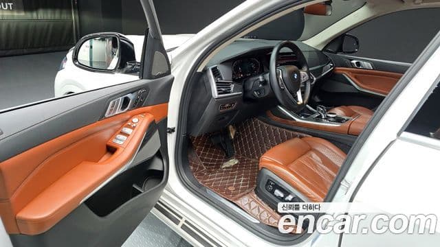BMW X7 (G07) xDrive 30d Design Pure Excellence 6인승, 2020 10