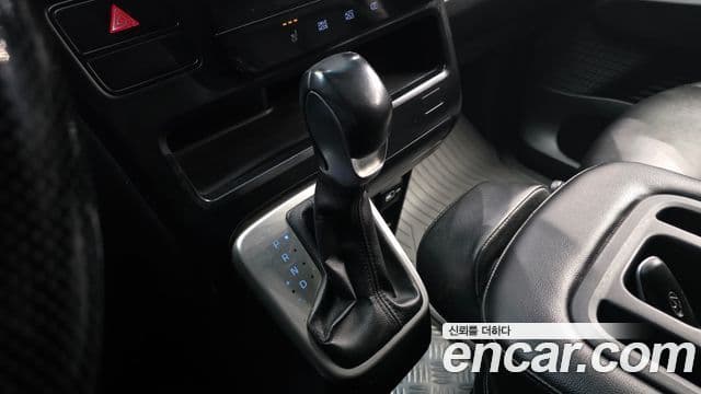 Hyundai Staria Modern, 2022 9