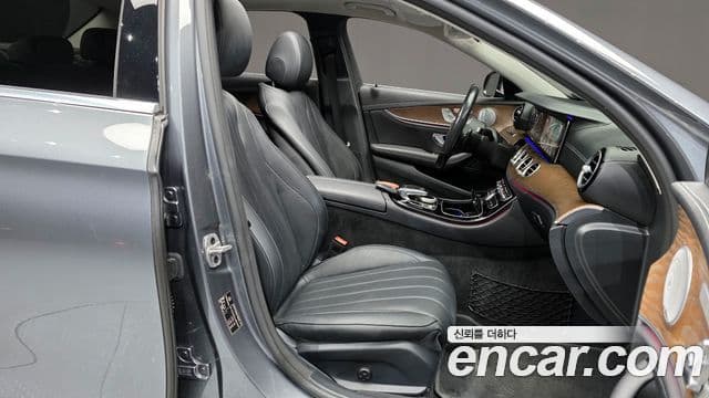 Mercedes-Benz E-класс W213 Exclusive, 2020 11