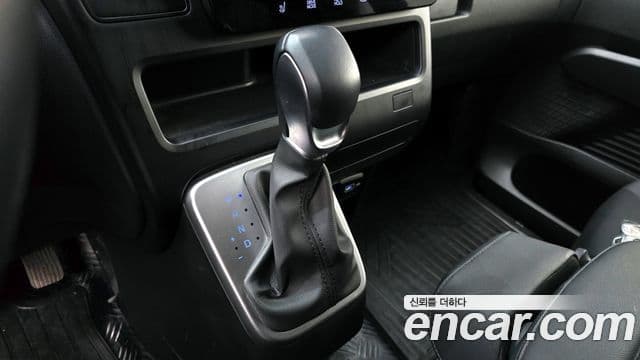 Hyundai Staria Modern, 2023 9