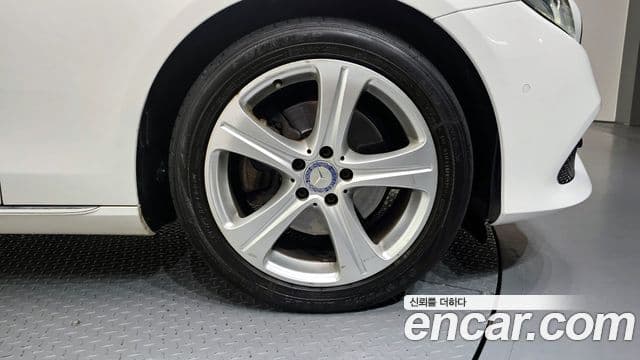 Mercedes-Benz E-класс W213 Avantgarde, 2017 все фото