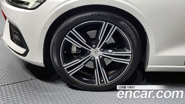 Volvo S60 3세대 T5 Inscription, 2020 все фото