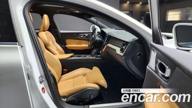 Volvo S60 3세대 T5 Inscription, 2020 10