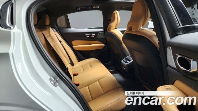 Volvo S60 3세대 T5 Inscription, 2020 12