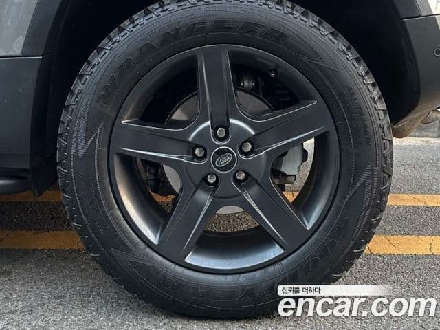 Land Rover Defender (L663) 90 D250 SE, 2023 6