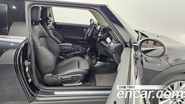 Mini Cooper 3세대, 2023 10