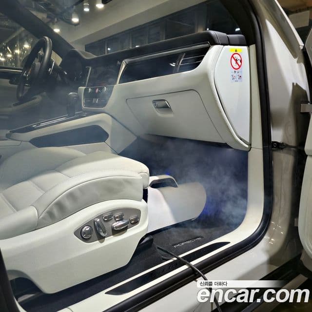 Porsche Macan 95B, 2023 4