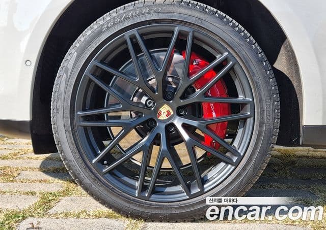 Porsche Macan 95B, 2023 9