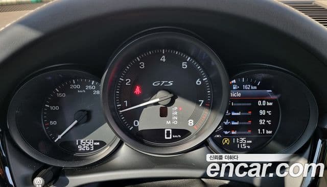 Porsche Macan 95B, 2023 16