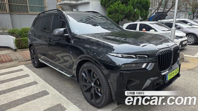 BMW X7 (G07) xDrive 40i M Sport 6인승, 2025 3