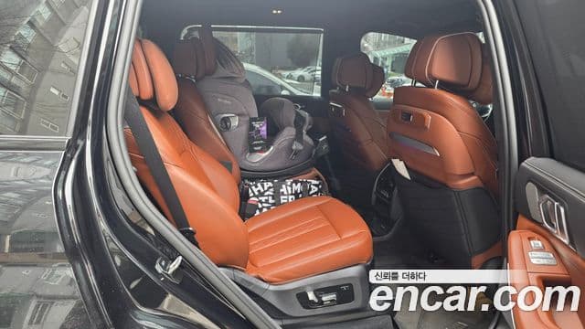 BMW X7 (G07) xDrive 40i M Sport 6인승, 2025 9