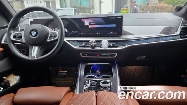BMW X7 (G07) xDrive 40i M Sport 6인승, 2025 10