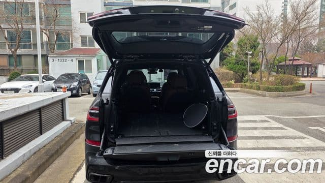 BMW X7 (G07) xDrive 40i M Sport 6인승, 2025 17