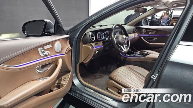 Mercedes-Benz E-класс W213 Exclusive, 2020 11