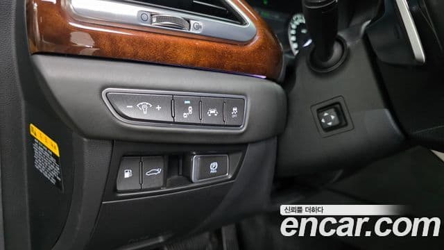 Genesis EQ900 Prestige, 2016 13