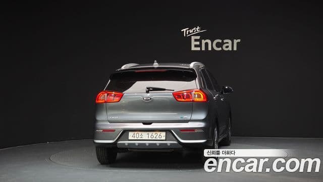Kia Niro Prestige, 2017 4