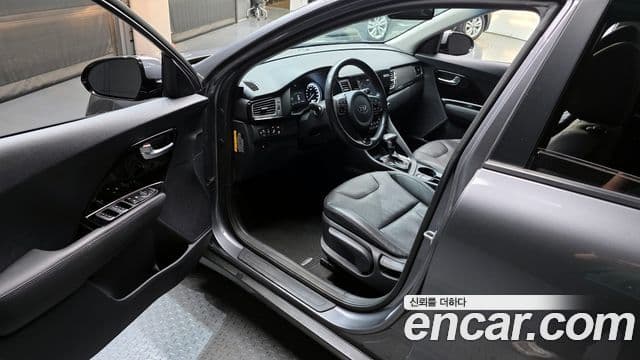 Kia Niro Prestige, 2017 10