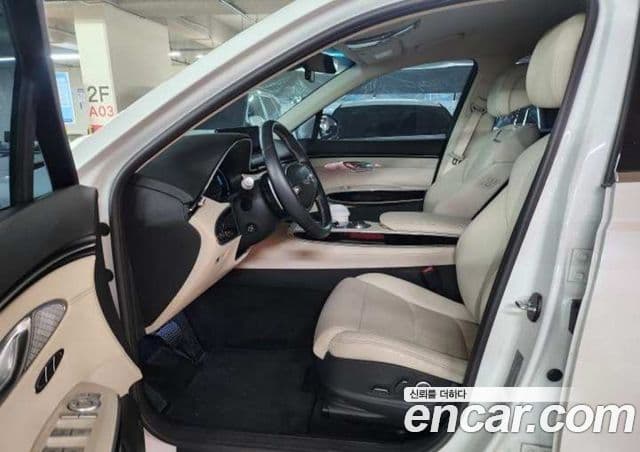 Genesis GV70, 2023 4