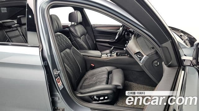 BMW 5시리즈 (G30) 520d xDrive M Sport Plus, 2017 10