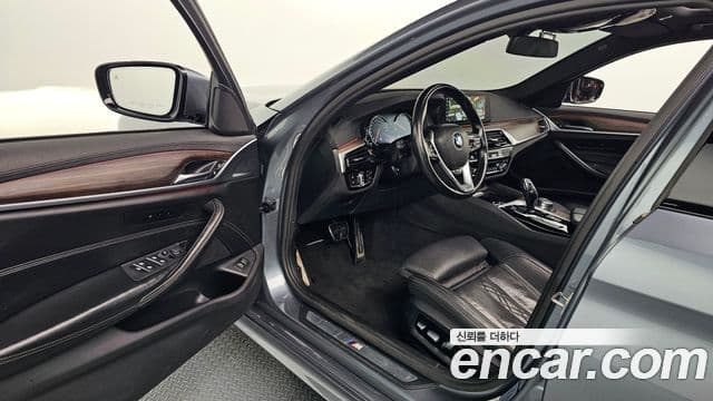 BMW 5시리즈 (G30) 520d xDrive M Sport Plus, 2017 12