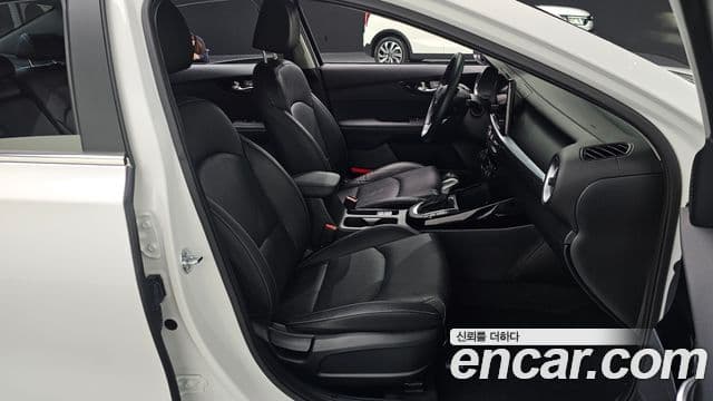 Kia The / новый New K3 2세대 Signature, 2024 10