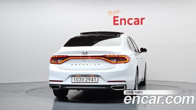 Hyundai Grandeur IG 3.0 LPi Exclusive (арендный автомобиль), 2018 4