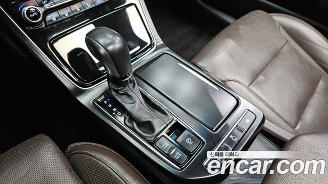 Hyundai Grandeur IG 3.0 LPi Exclusive (арендный автомобиль), 2018 9